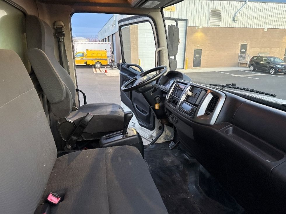 Refrigerated Truck-Light and Medium Duty Trucks-Hino-2013-268-Philadelphia-PA-285,103\n\t\tmiles-$ 24,000 - Image 22