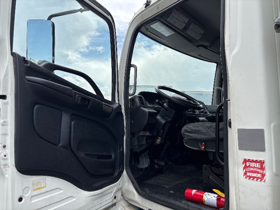 Refrigerated Truck-Light and Medium Duty Trucks-Hino-2013-268-West Valley City-UT-131,490\n\t\tmiles-$ 43,250 - Image 16