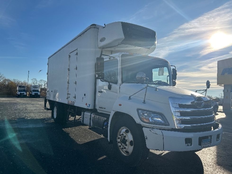 Refrigerated Truck-Light and Medium Duty Trucks-Hino-2013-338-Chicopee-MA-261,122\n\t\tmiles-$ 21,000 - Image 1