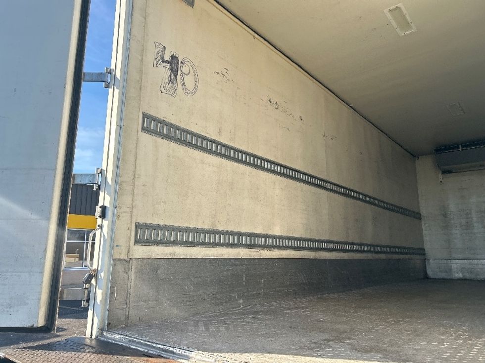 Refrigerated Truck-Light and Medium Duty Trucks-Hino-2013-338-Chicopee-MA-261,122\n\t\tmiles-$ 21,000 - Image 11