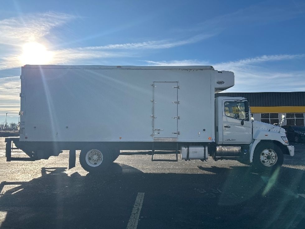 Refrigerated Truck-Light and Medium Duty Trucks-Hino-2013-338-Chicopee-MA-261,122\n\t\tmiles-$ 21,000 - Image 15