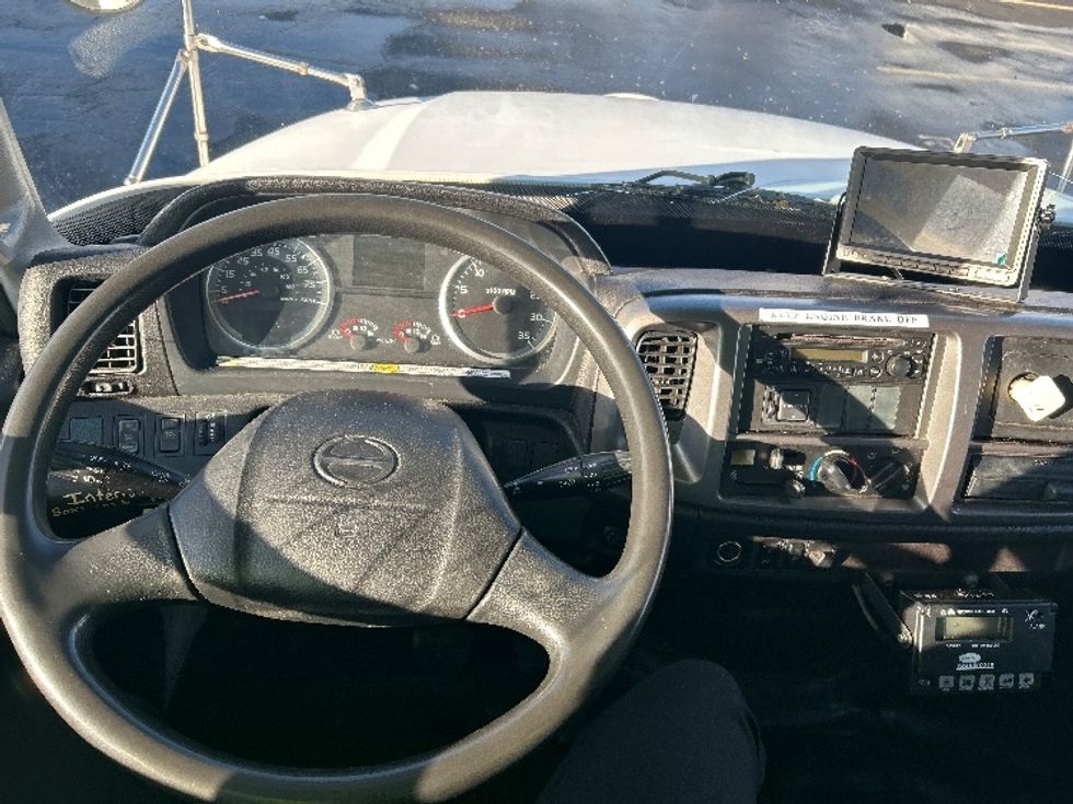 Refrigerated Truck-Light and Medium Duty Trucks-Hino-2013-338-Chicopee-MA-261,122\n\t\tmiles-$ 21,000 - Image 18