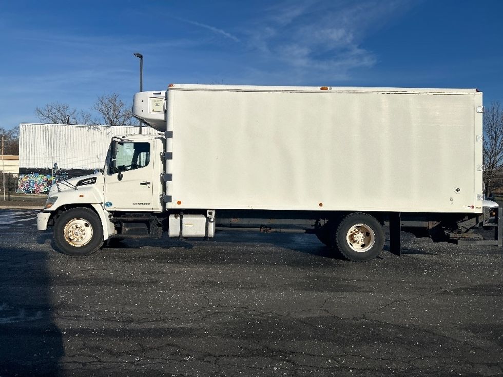 Refrigerated Truck-Light and Medium Duty Trucks-Hino-2013-338-Chicopee-MA-261,122\n\t\tmiles-$ 21,000 - Image 4