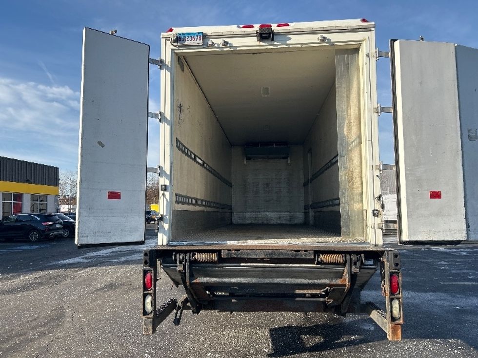 Refrigerated Truck-Light and Medium Duty Trucks-Hino-2013-338-Chicopee-MA-261,122\n\t\tmiles-$ 21,000 - Image 8