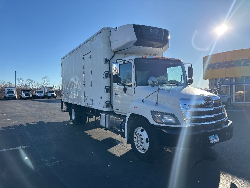 Refrigerated Truck-Light and Medium Duty Trucks-Hino-2014-338-Chicopee-MA-232,153\n\t\tmiles-$ 16,000 - Image 1