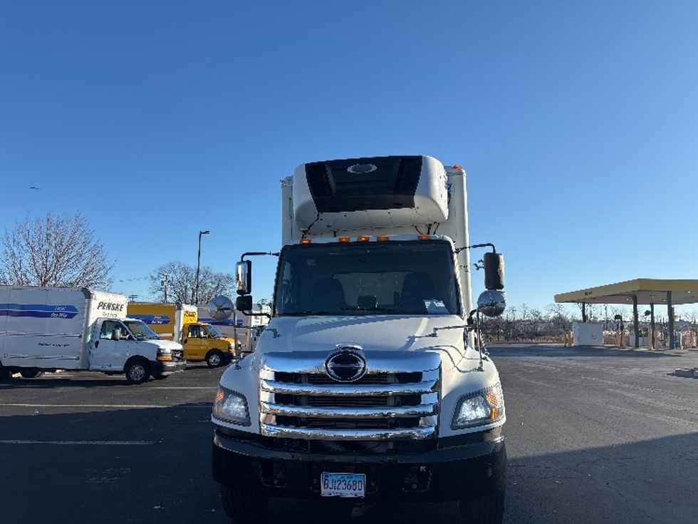 Refrigerated Truck-Light and Medium Duty Trucks-Hino-2014-338-Chicopee-MA-232,153\n\t\tmiles-$ 16,000 - Image 2