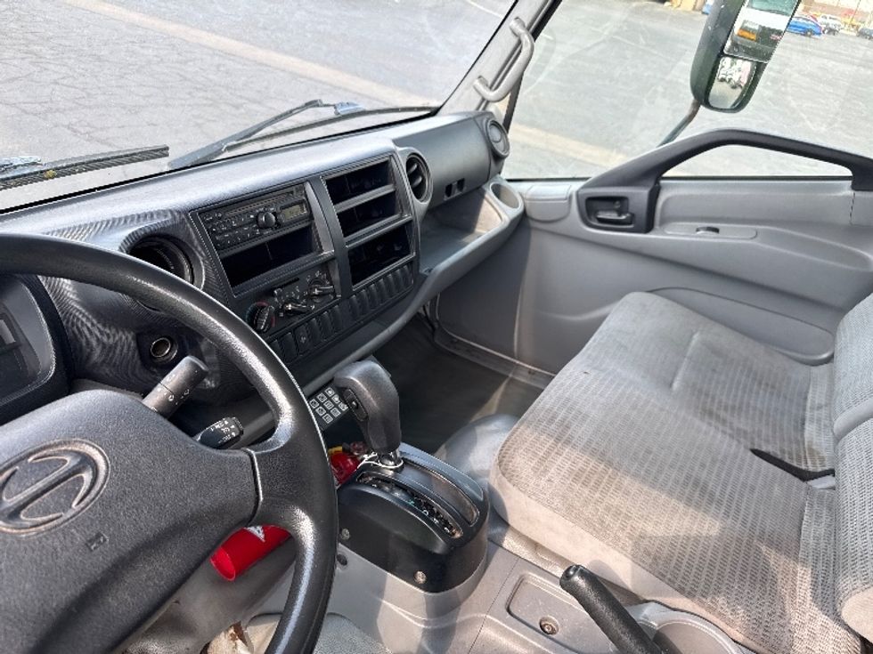 Refrigerated Truck-Light and Medium Duty Trucks-Hino-2015-195-West Valley City-UT-213,497\n\t\tmiles-$ 21,500 - Image 16