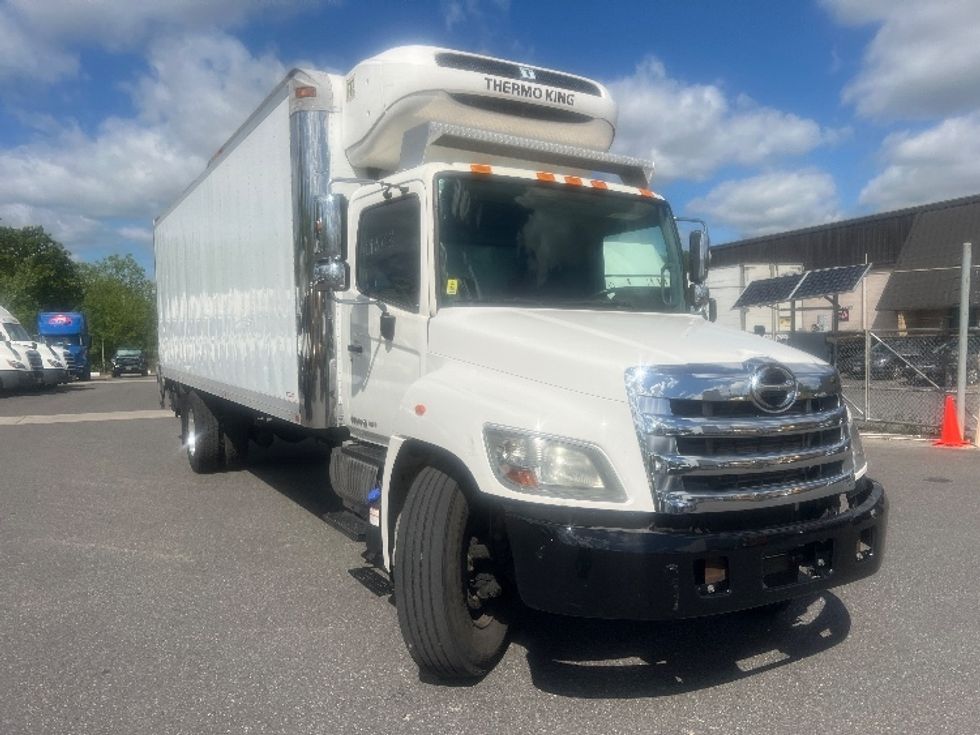 Refrigerated Truck-Light and Medium Duty Trucks-Hino-2015-338-Baltimore-MD-157,443\n\t\tmiles-$ 46,000 - Image 1