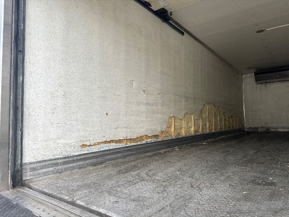 Refrigerated Truck-Light and Medium Duty Trucks-Hino-2015-338-Baltimore-MD-157,443\n\t\tmiles-$ 46,000 - Image 11