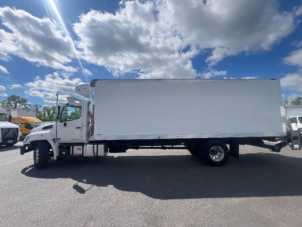 Refrigerated Truck-Light and Medium Duty Trucks-Hino-2015-338-Baltimore-MD-157,443\n\t\tmiles-$ 46,000 - Image 4