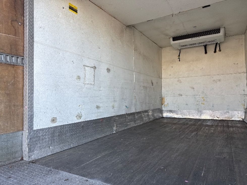 Refrigerated Truck-Light and Medium Duty Trucks-Hino-2016-195-Philadelphia-PA-88,462\n\t\tmiles-$ 26,000 - Image 10