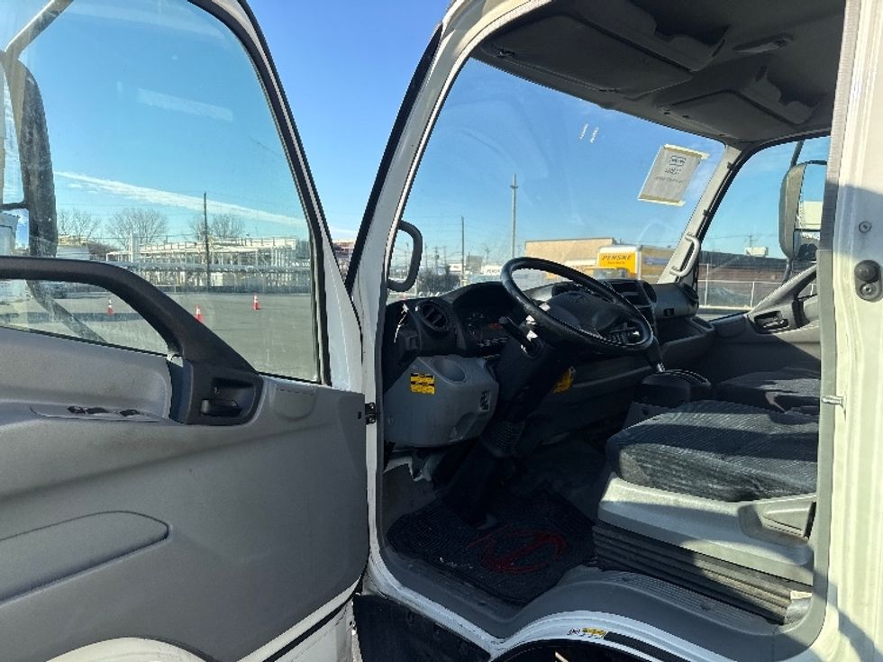 Refrigerated Truck-Light and Medium Duty Trucks-Hino-2016-195-Philadelphia-PA-88,462\n\t\tmiles-$ 26,000 - Image 15