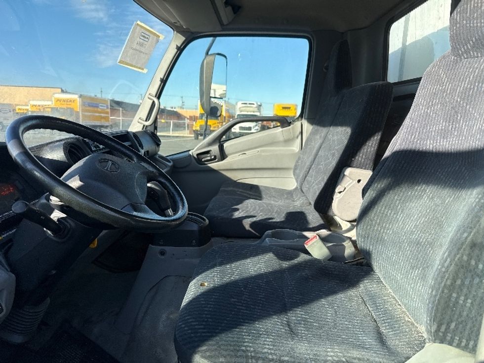 Refrigerated Truck-Light and Medium Duty Trucks-Hino-2016-195-Philadelphia-PA-88,462\n\t\tmiles-$ 26,000 - Image 18