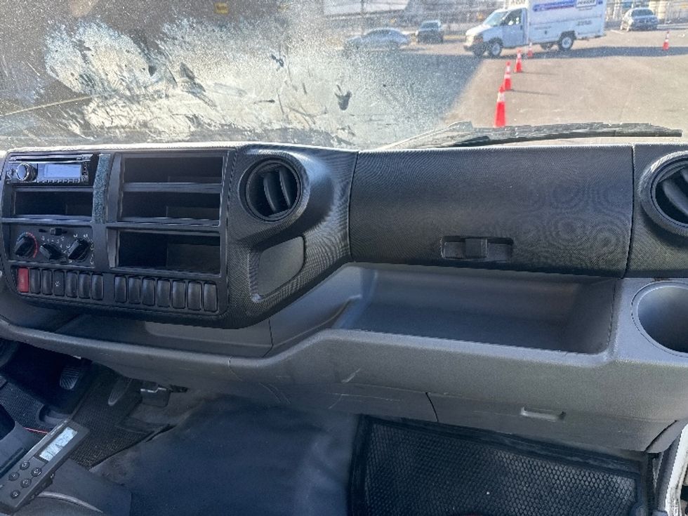 Refrigerated Truck-Light and Medium Duty Trucks-Hino-2016-195-Philadelphia-PA-88,462\n\t\tmiles-$ 26,000 - Image 20