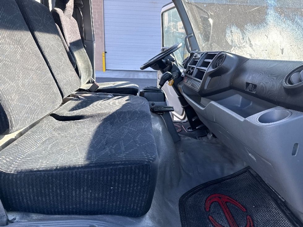 Refrigerated Truck-Light and Medium Duty Trucks-Hino-2016-195-Philadelphia-PA-88,462\n\t\tmiles-$ 26,000 - Image 21