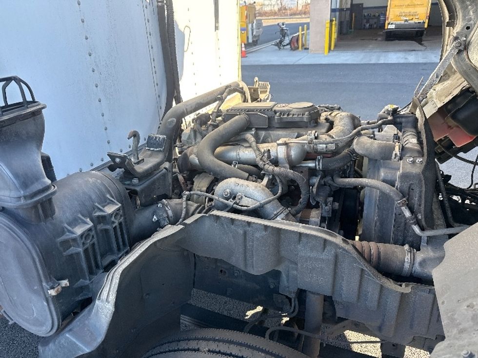 Refrigerated Truck-Light and Medium Duty Trucks-Hino-2016-195-Philadelphia-PA-88,462\n\t\tmiles-$ 26,000 - Image 23