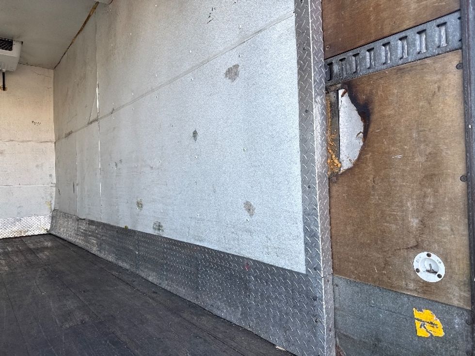 Refrigerated Truck-Light and Medium Duty Trucks-Hino-2016-195-Philadelphia-PA-88,462\n\t\tmiles-$ 26,000 - Image 26