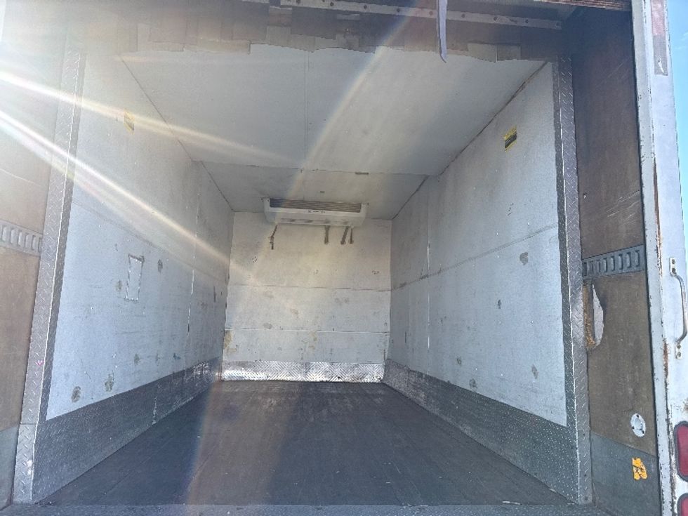 Refrigerated Truck-Light and Medium Duty Trucks-Hino-2016-195-Philadelphia-PA-88,462\n\t\tmiles-$ 26,000 - Image 8