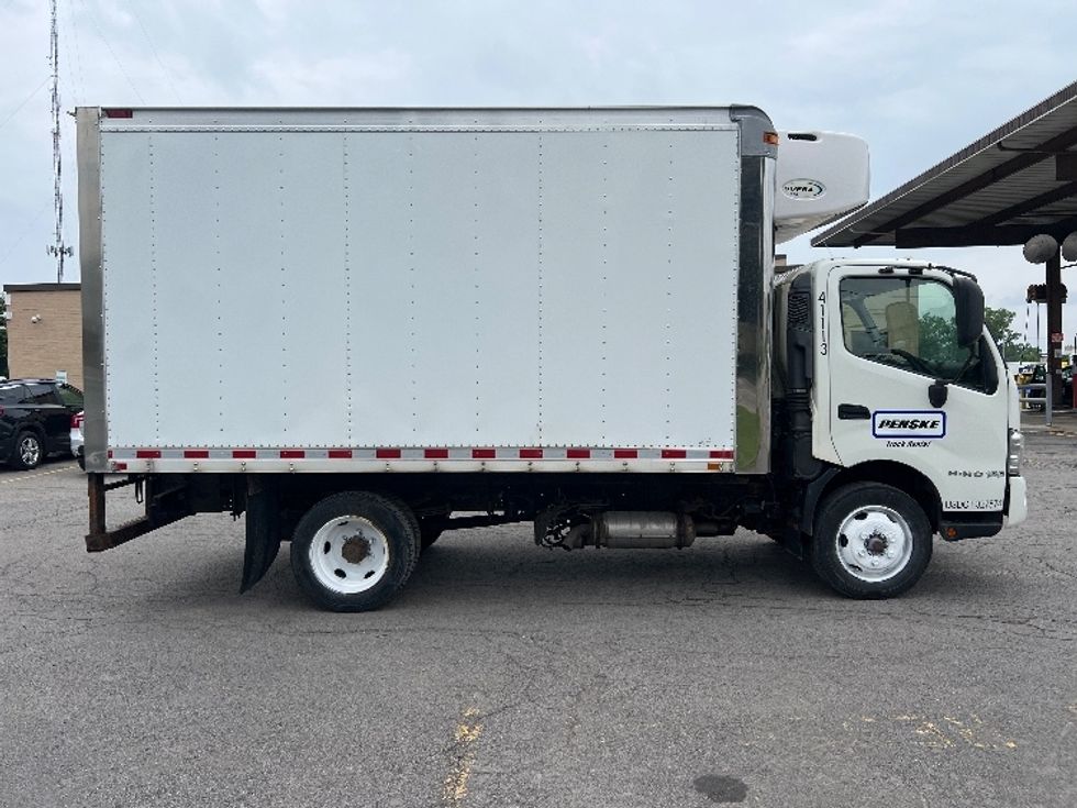 Refrigerated Truck-Light and Medium Duty Trucks-Hino-2016-195-Rochester-NY-125,372\n\t\tmiles-$ 37,750 - Image 16