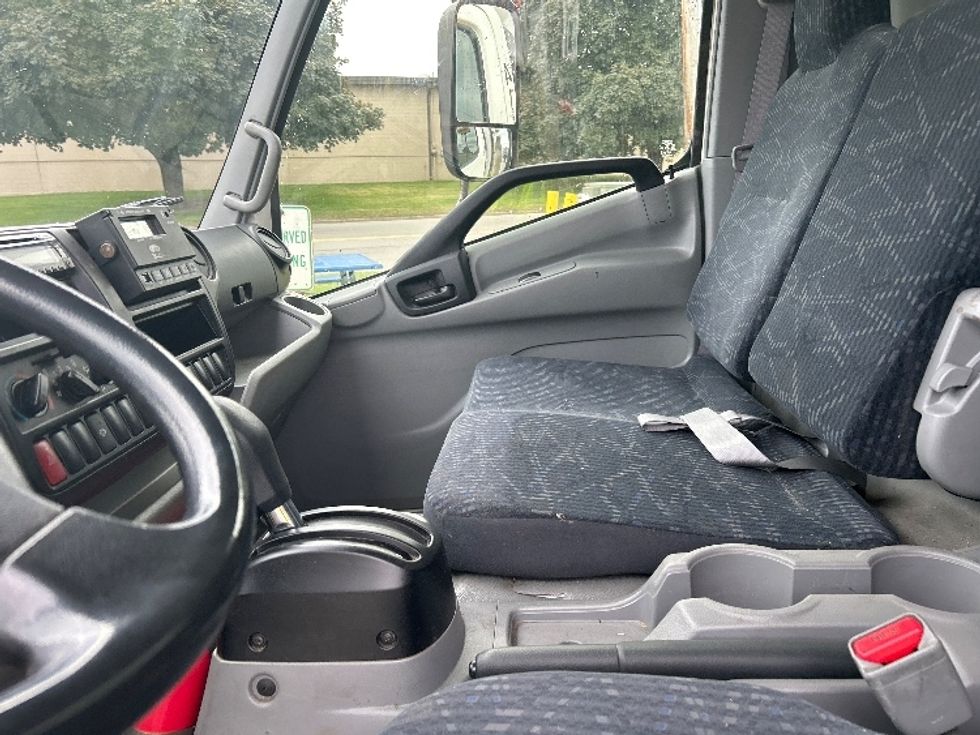 Refrigerated Truck-Light and Medium Duty Trucks-Hino-2016-195-Rochester-NY-125,372\n\t\tmiles-$ 37,750 - Image 19