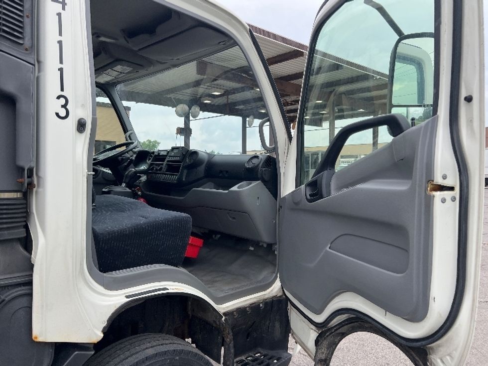 Refrigerated Truck-Light and Medium Duty Trucks-Hino-2016-195-Rochester-NY-125,372\n\t\tmiles-$ 37,750 - Image 20