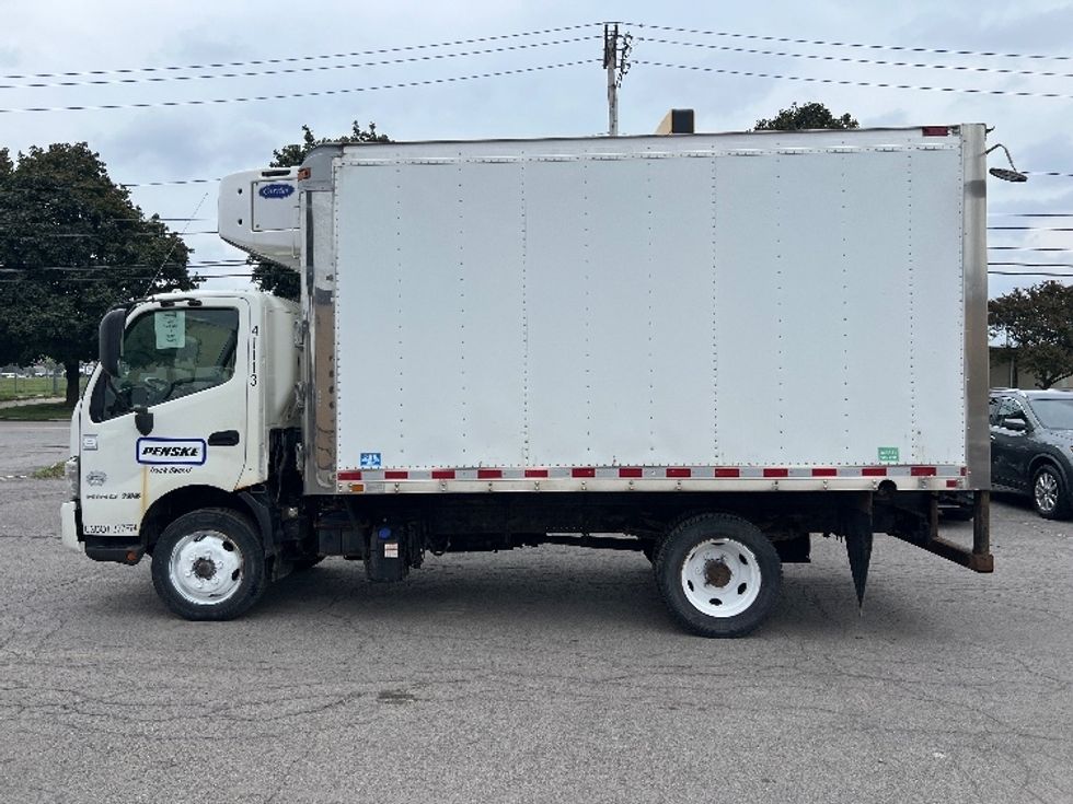 Refrigerated Truck-Light and Medium Duty Trucks-Hino-2016-195-Rochester-NY-125,372\n\t\tmiles-$ 37,750 - Image 4