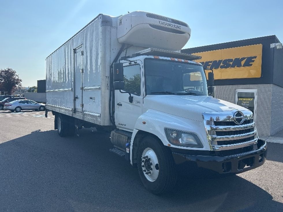 Refrigerated Truck-Light and Medium Duty Trucks-Hino-2016-268-Clackamas-OR-160,128\n\t\tmiles-$ 52,000 - Image 1