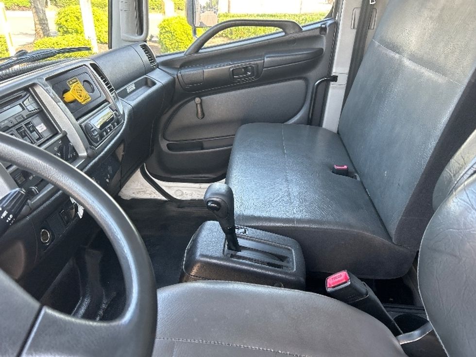 Refrigerated Truck-Light and Medium Duty Trucks-Hino-2016-268-Clackamas-OR-160,128\n\t\tmiles-$ 52,000 - Image 19
