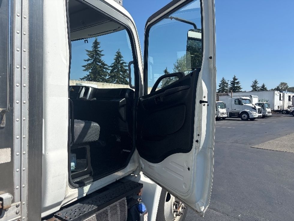 Refrigerated Truck-Light and Medium Duty Trucks-Hino-2016-268-Kent-WA-169,785\n\t\tmiles-$ 51,500 - Image 20