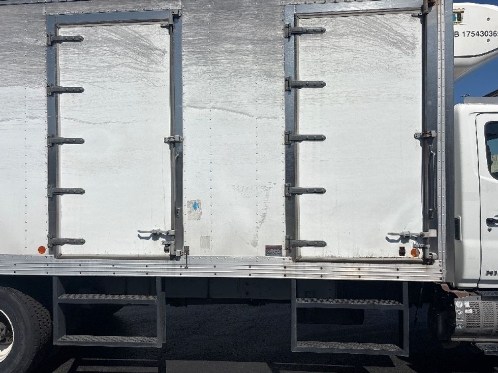 Refrigerated Truck-Light and Medium Duty Trucks-Hino-2016-268-Kent-WA-169,785\n\t\tmiles-$ 51,500 - Image 25
