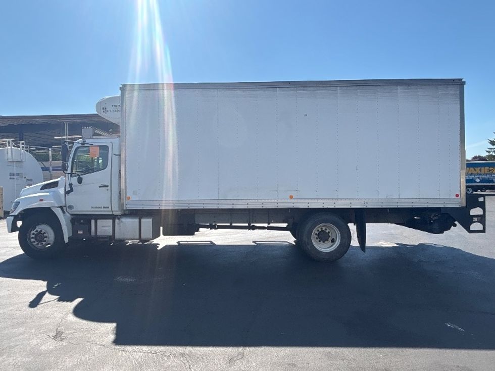 Refrigerated Truck-Light and Medium Duty Trucks-Hino-2016-268-Kent-WA-169,785\n\t\tmiles-$ 51,500 - Image 4