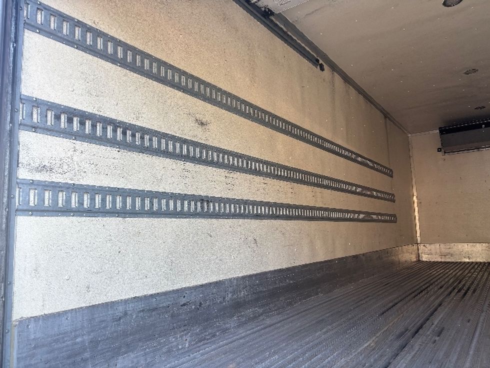 Refrigerated Truck-Light and Medium Duty Trucks-Hino-2016-268-Kent-WA-184,674\n\t\tmiles-$ 24,500 - Image 11