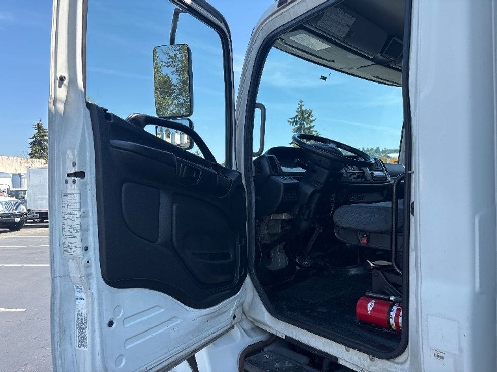 Refrigerated Truck-Light and Medium Duty Trucks-Hino-2016-268-Kent-WA-184,674\n\t\tmiles-$ 24,500 - Image 16