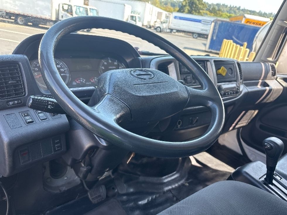 Refrigerated Truck-Light and Medium Duty Trucks-Hino-2016-268-Kent-WA-184,674\n\t\tmiles-$ 24,500 - Image 17
