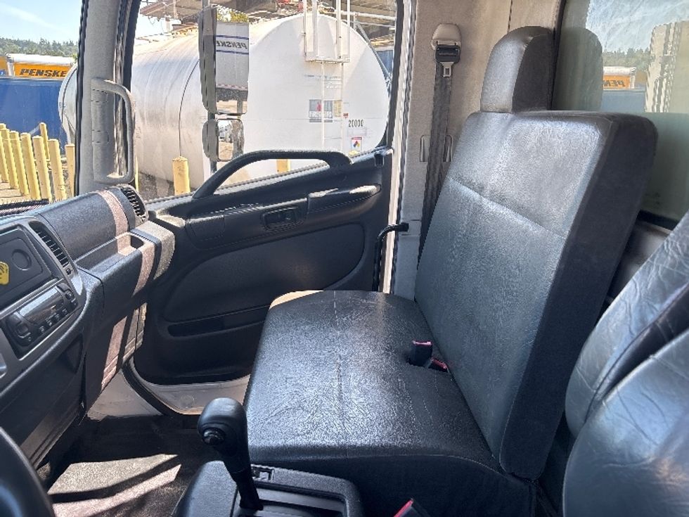 Refrigerated Truck-Light and Medium Duty Trucks-Hino-2016-268-Kent-WA-184,674\n\t\tmiles-$ 24,500 - Image 19