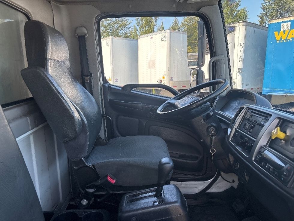 Refrigerated Truck-Light and Medium Duty Trucks-Hino-2016-268-Kent-WA-184,674\n\t\tmiles-$ 24,500 - Image 22