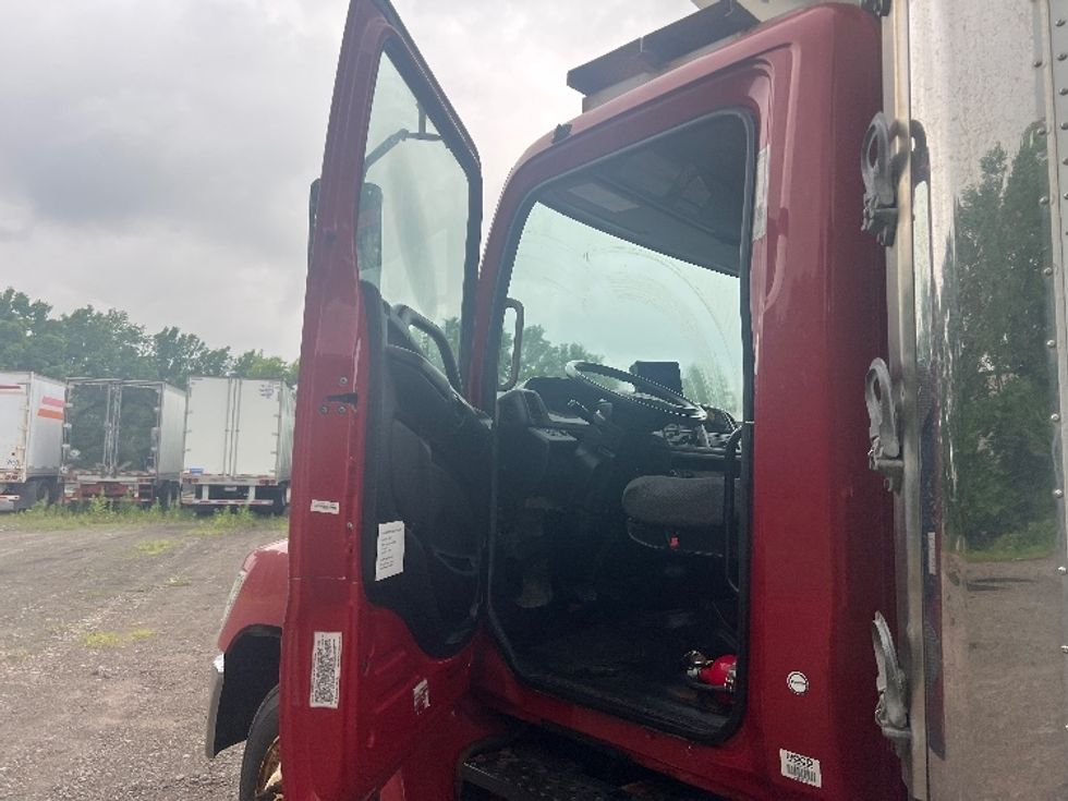 Refrigerated Truck-Light and Medium Duty Trucks-Hino-2016-268-Rochester-NY-146,056\n\t\tmiles-$ 40,000 - Image 16