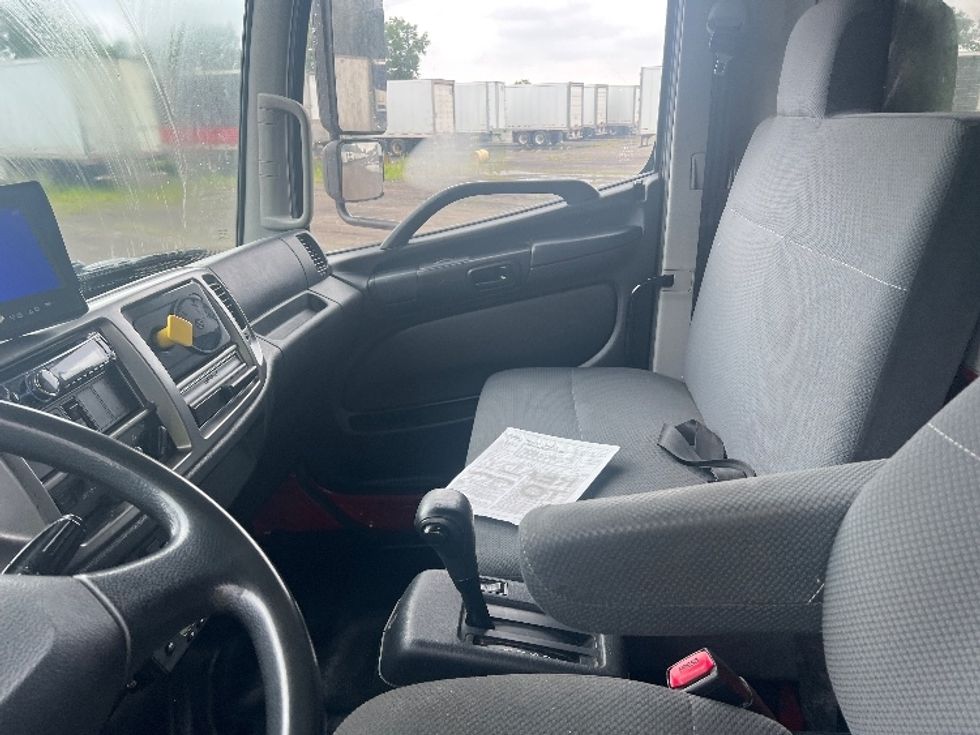 Refrigerated Truck-Light and Medium Duty Trucks-Hino-2016-268-Rochester-NY-146,056\n\t\tmiles-$ 40,000 - Image 18