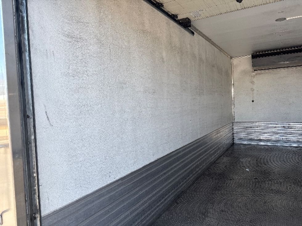 Refrigerated Truck-Light and Medium Duty Trucks-Hino-2016-268-West Sacramento-CA-265,711\n\t\tmiles-$ 36,500 - Image 11