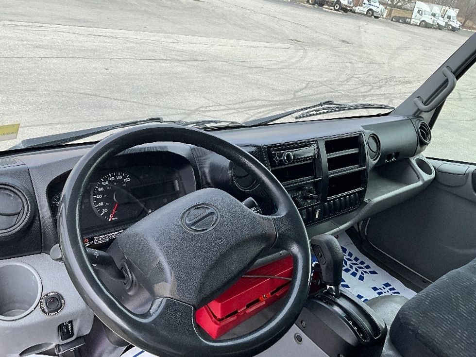 Refrigerated Truck-Light and Medium Duty Trucks-Hino-2017-195-Cambridge-ON-144,900\n\t\tkm-$ 61,750 - Image 11