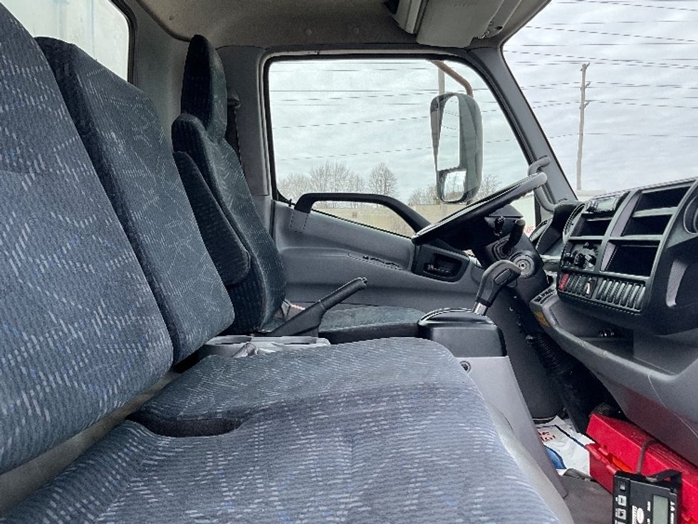 Refrigerated Truck-Light and Medium Duty Trucks-Hino-2017-195-Cambridge-ON-144,900\n\t\tkm-$ 61,750 - Image 16