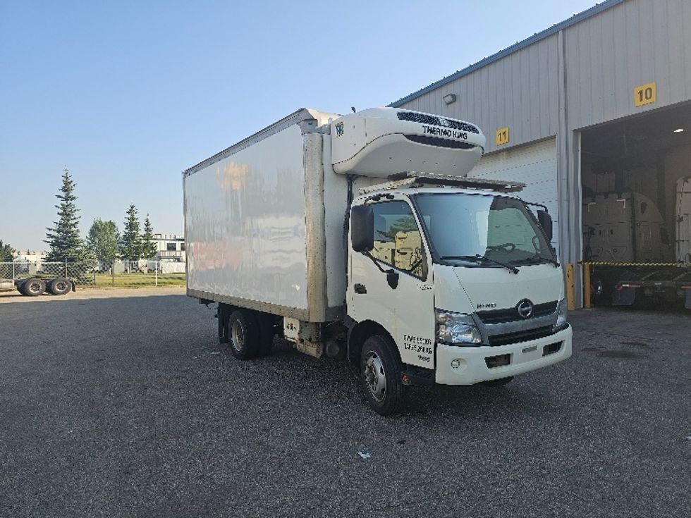 Refrigerated Truck-Light and Medium Duty Trucks-Hino-2017-195-Edmonton-AB-312,429\n\t\tkm-$ 49,250 - Image 1