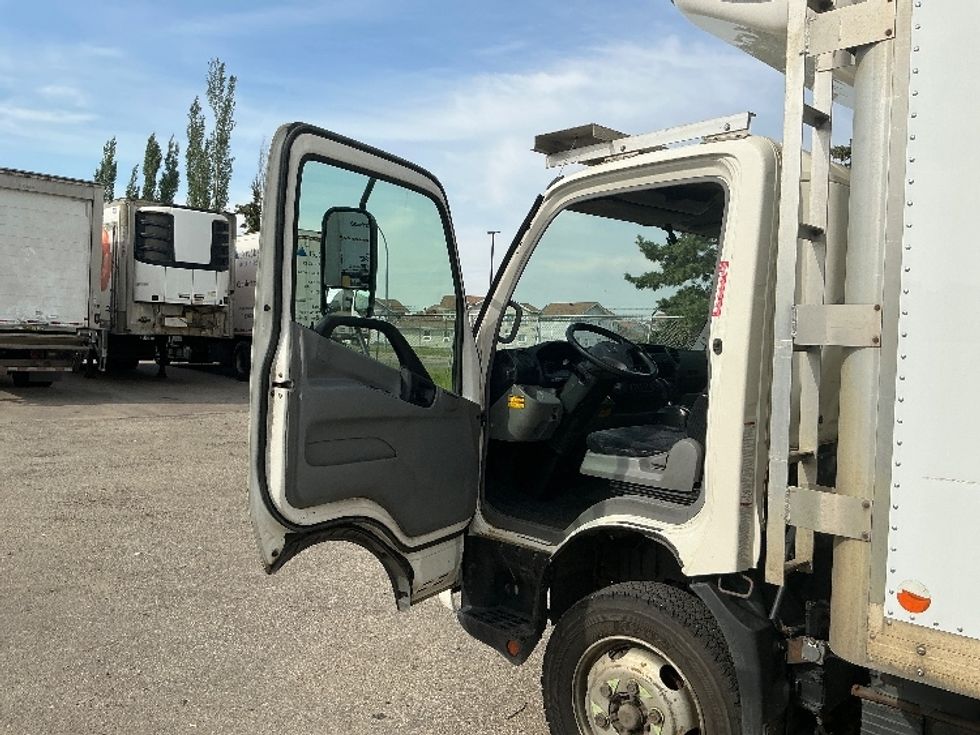 Refrigerated Truck-Light and Medium Duty Trucks-Hino-2017-195-Edmonton-AB-312,429\n\t\tkm-$ 49,250 - Image 15