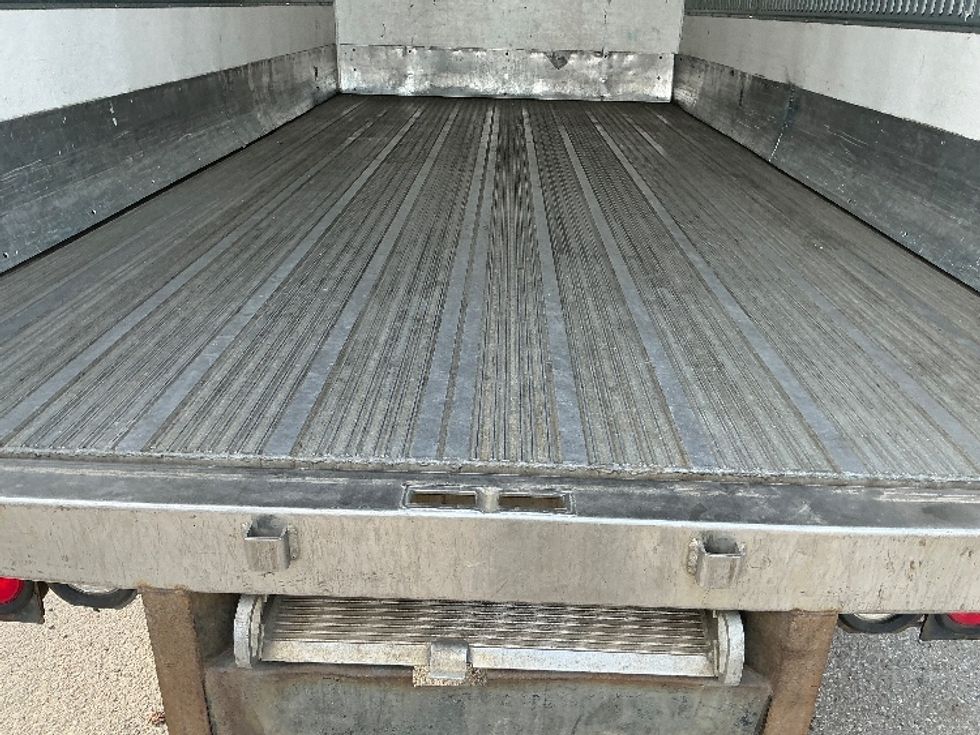 Refrigerated Truck-Light and Medium Duty Trucks-Hino-2017-195-Edmonton-AB-312,429\n\t\tkm-$ 49,250 - Image 9