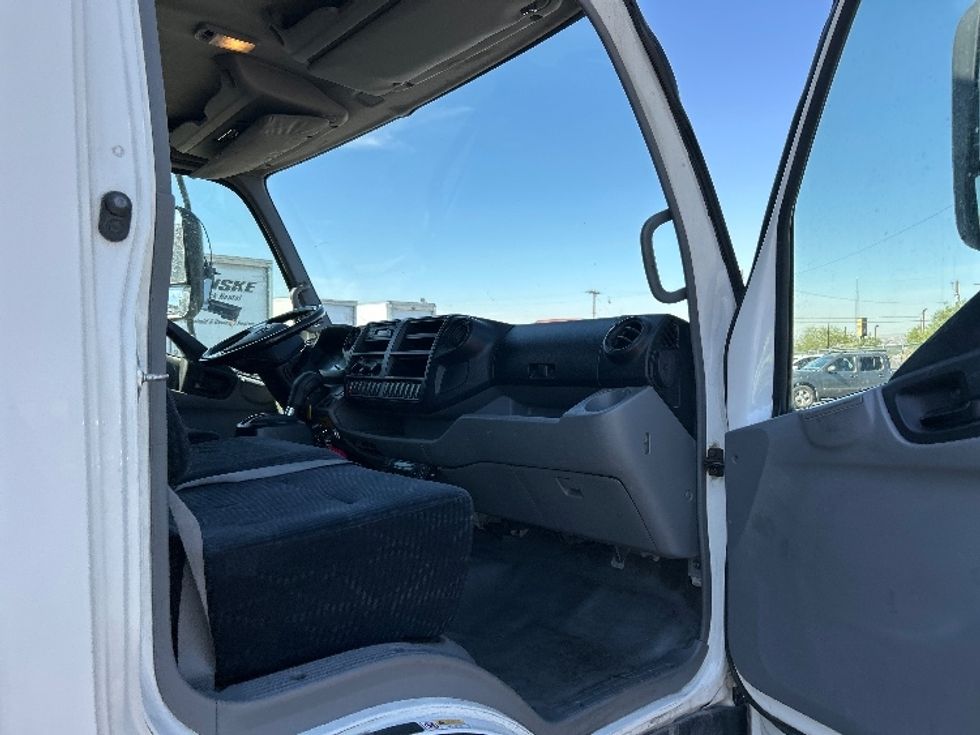 Refrigerated Truck-Light and Medium Duty Trucks-Hino-2017-195-El Paso-TX-234,561\n\t\tmiles-$ 32,500 - Image 20