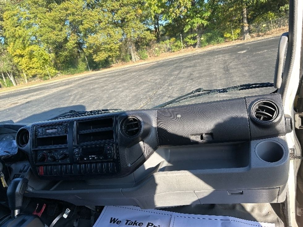 Refrigerated Truck-Light and Medium Duty Trucks-Hino-2017-195-Memphis-TN-133,437\n\t\tmiles-$ 43,000 - Image 21