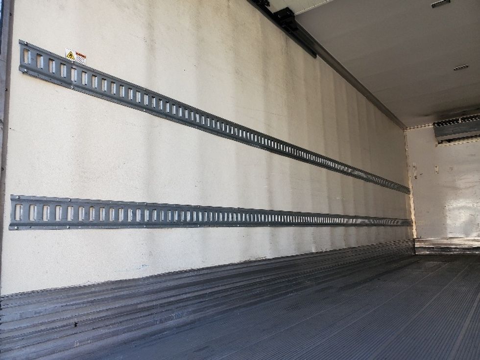 Refrigerated Truck-Light and Medium Duty Trucks-Hino-2017-268-San Diego-CA-132,832\n\t\tmiles-$ 62,750 - Image 11