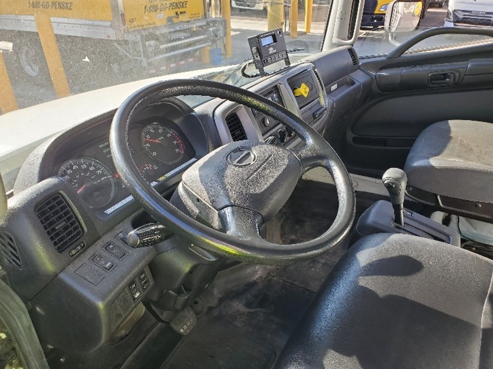 Refrigerated Truck-Light and Medium Duty Trucks-Hino-2017-268-San Diego-CA-132,832\n\t\tmiles-$ 62,750 - Image 17