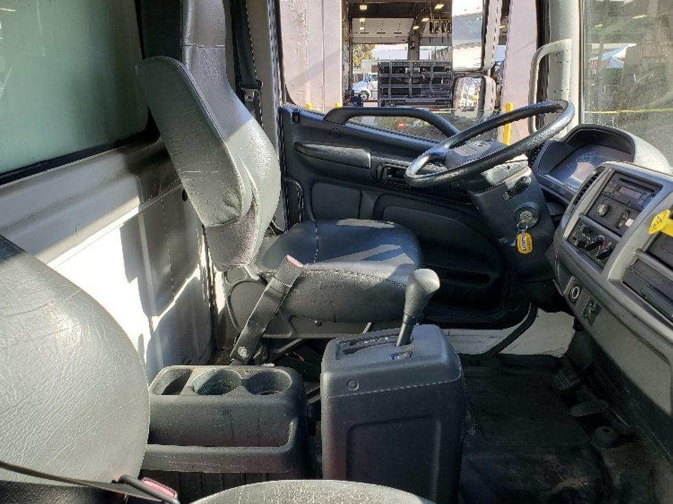 Refrigerated Truck-Light and Medium Duty Trucks-Hino-2017-268-San Diego-CA-132,832\n\t\tmiles-$ 62,750 - Image 22