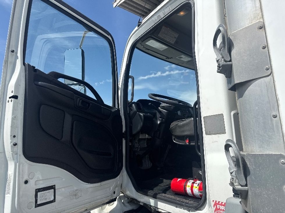 Refrigerated Truck-Light and Medium Duty Trucks-Hino-2017-268-West Valley City-UT-161,683\n\t\tmiles-$ 53,000 - Image 14